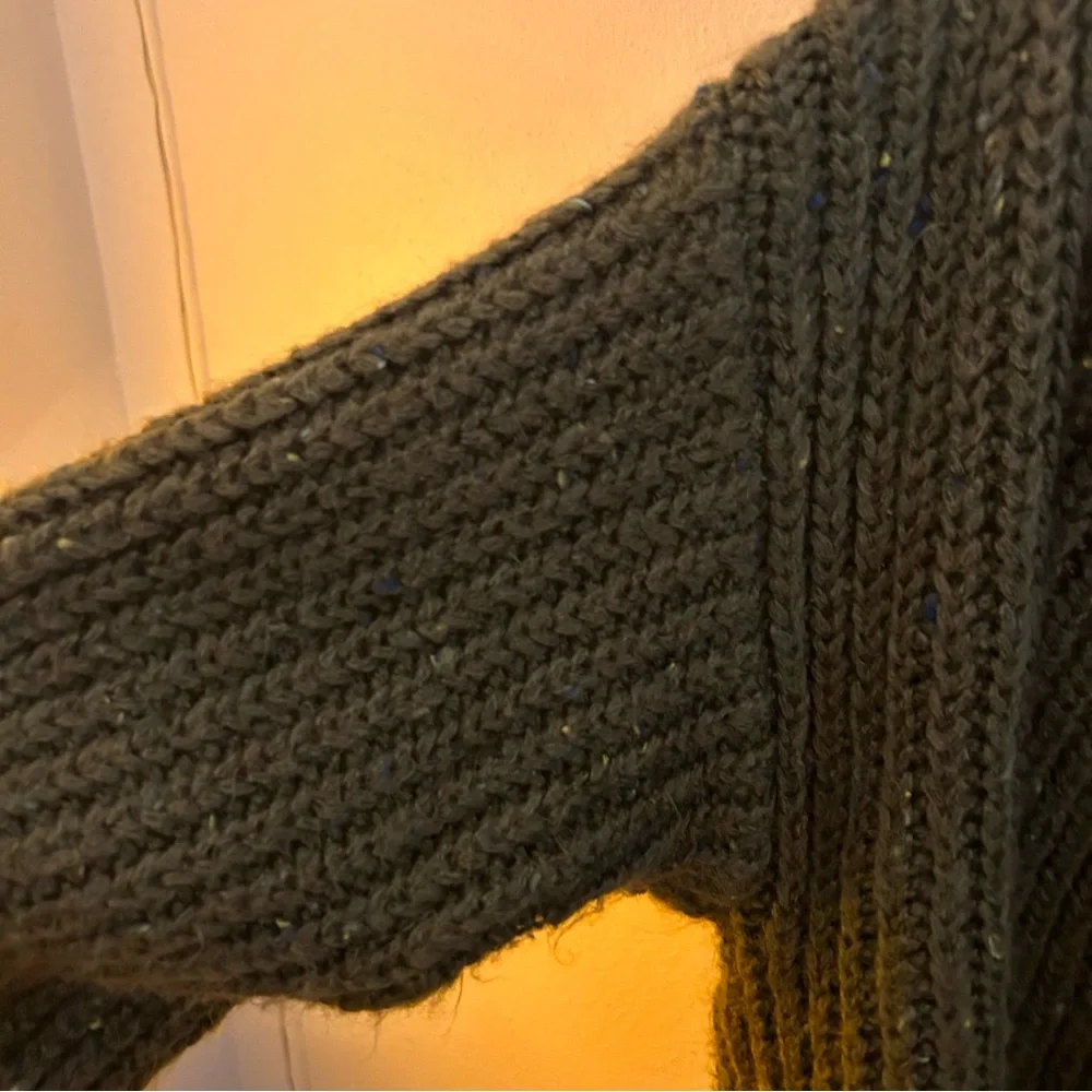 American Eagle Cardigan - Picture 4 of 5